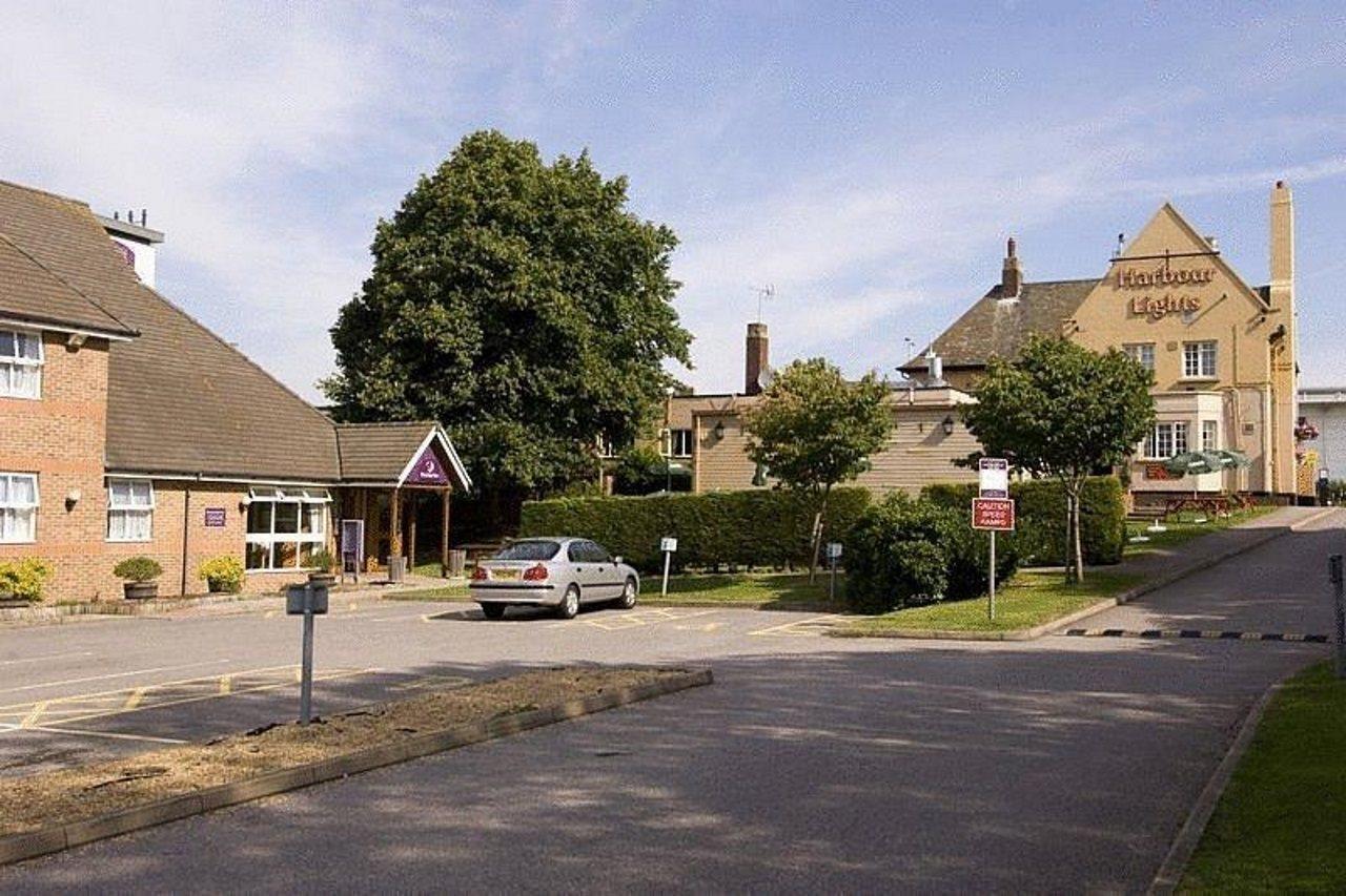 Premier Inn Portsmouth North Harbour Exterior foto